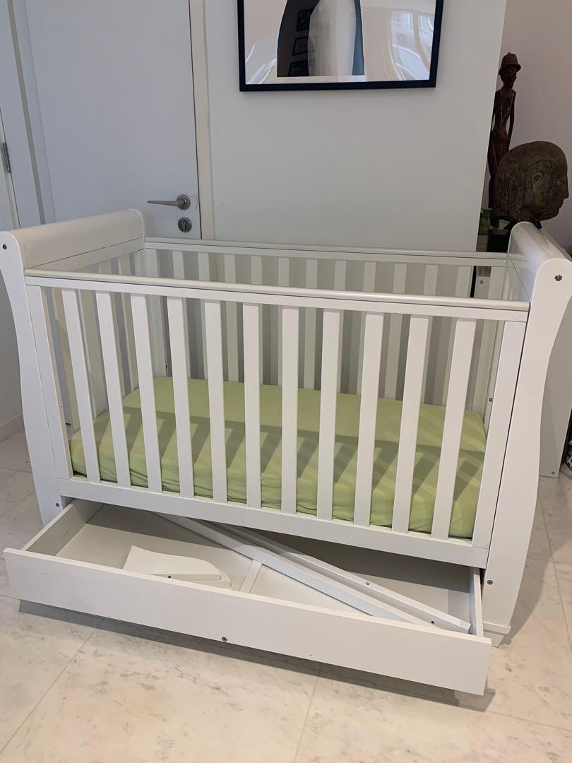 Drop side cot bed, Babies & Kids, Baby Nursery & Kids Furniture, Cots