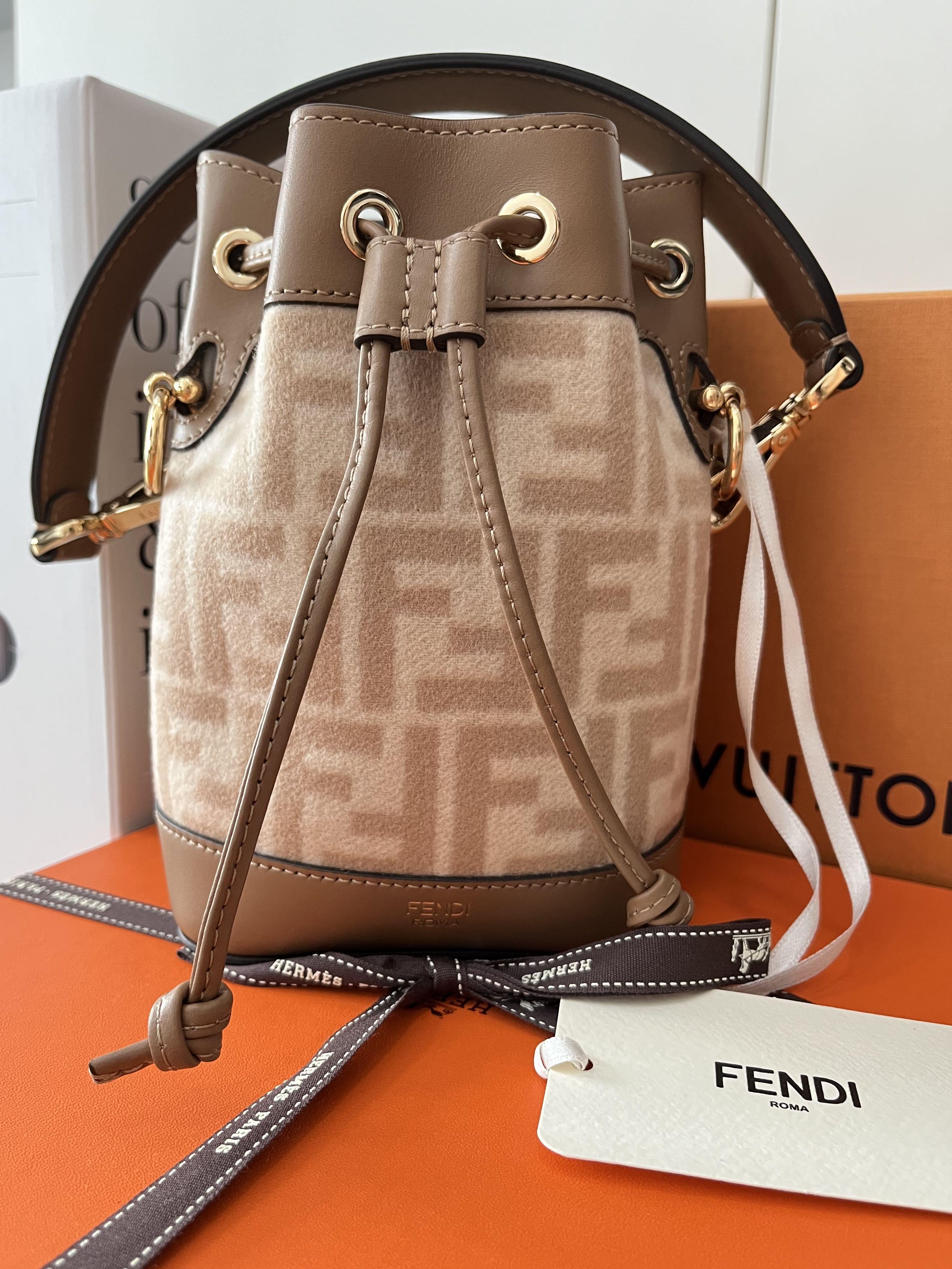 FENDI: Mon Tresor bucket bag in suede with FF logo - Nude