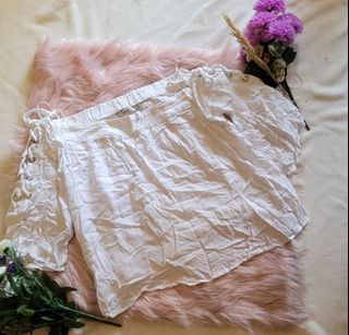 (Category: ) located in . Submitted by issa_wardrobe (Listing ID 1170487384, Image 1). Description: .