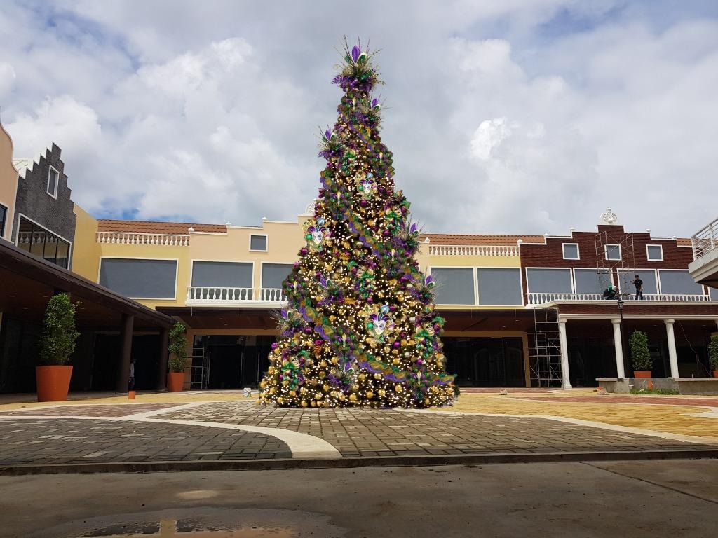 GIANT OUTDOOR CHRISTMAS TREE FABRICATION, Furniture & Home Living, Home