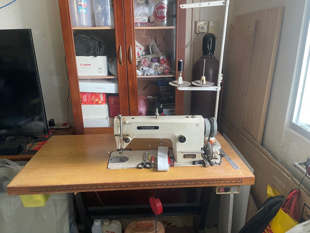 JAPANESE BROTHER DB2 B7353 INDUSTRIAL SEWING MACHINE WITH REVERSE