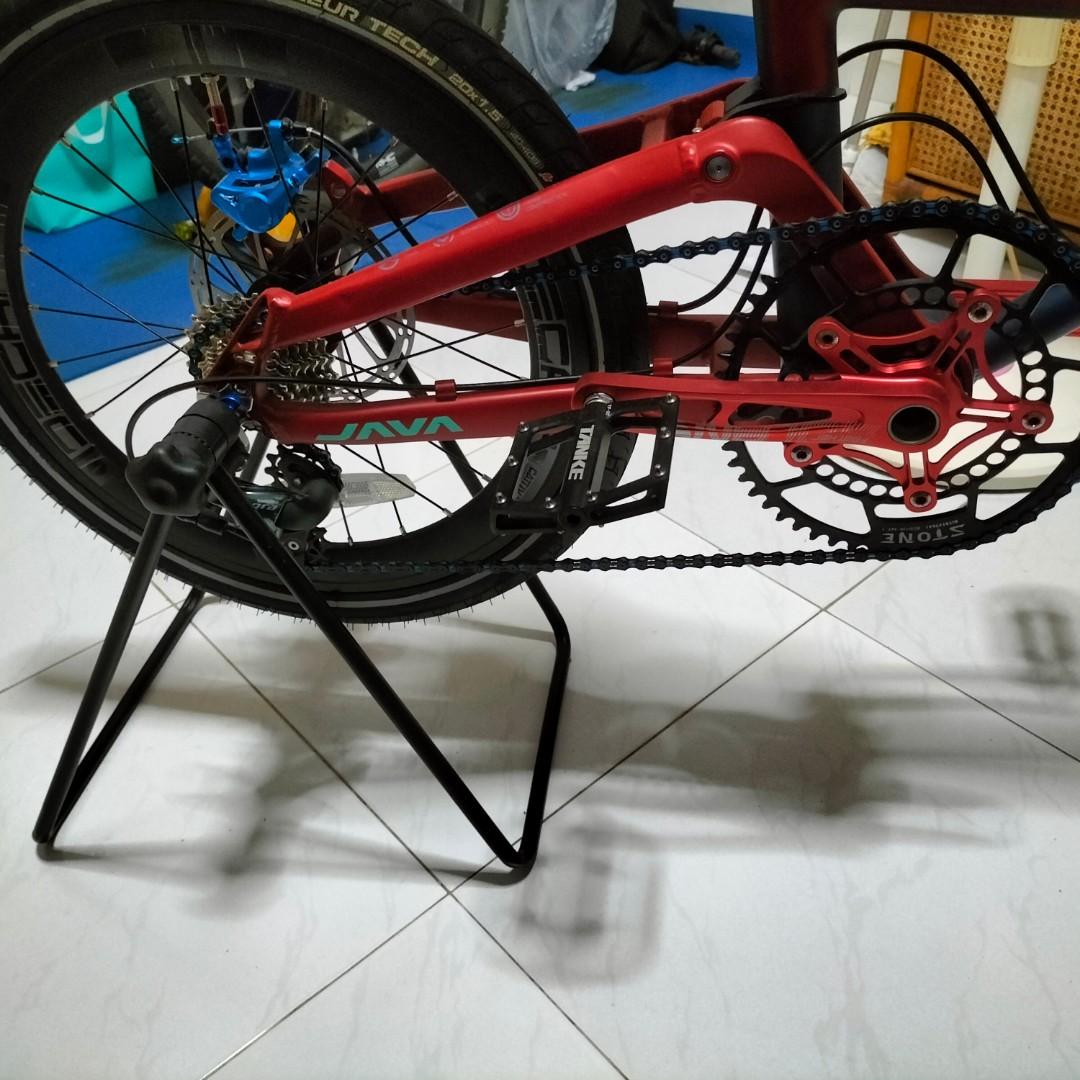Java neo 2 (Category: Bicycles) located in Singapore. Submitted by onez84 (Listing ID 1170670764, Image 4). Description: litepro handle bar and seatpost. tiagra 10 speed. tiagra brake lever. bolany bb and crank arm. stone 54t chainring. stone pulley wheel. tanke pedal. hb100 mechanical brake front n rear. sram rotor. decaf loud hub. bottle holder,rear light,seat pouch,glove not included. very well taken care of. rarely ride..