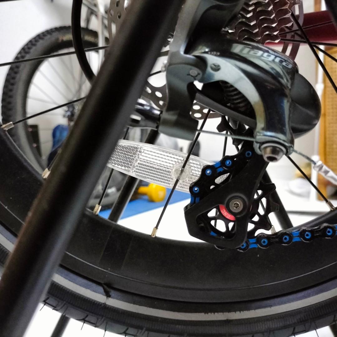 Java neo 2 (Category: Bicycles) located in Singapore. Submitted by onez84 (Listing ID 1170670764, Image 2). Description: litepro handle bar and seatpost. tiagra 10 speed. tiagra brake lever. bolany bb and crank arm. stone 54t chainring. stone pulley wheel. tanke pedal. hb100 mechanical brake front n rear. sram rotor. decaf loud hub. bottle holder,rear light,seat pouch,glove not included. very well taken care of. rarely ride..