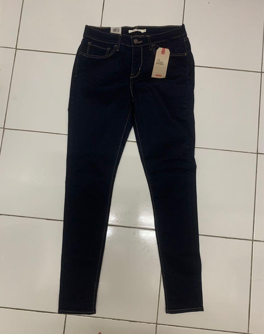 Levis 701 store super skinny