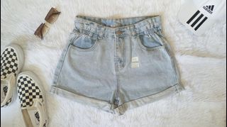 (Category: ) located in . Submitted by wethethrift (Listing ID 1170561286, Image 1). Description: .