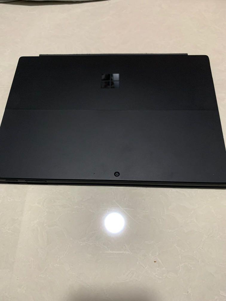 Microsoft Surface Pro 7 i5 with 4 years of Harvey Norman extended