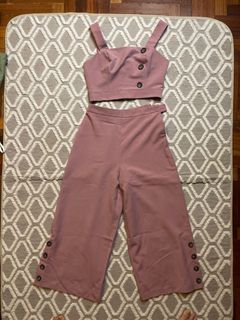 (Category: ) located in . Submitted by KOLcloset (Listing ID 1170657594, Image 1). Description: .