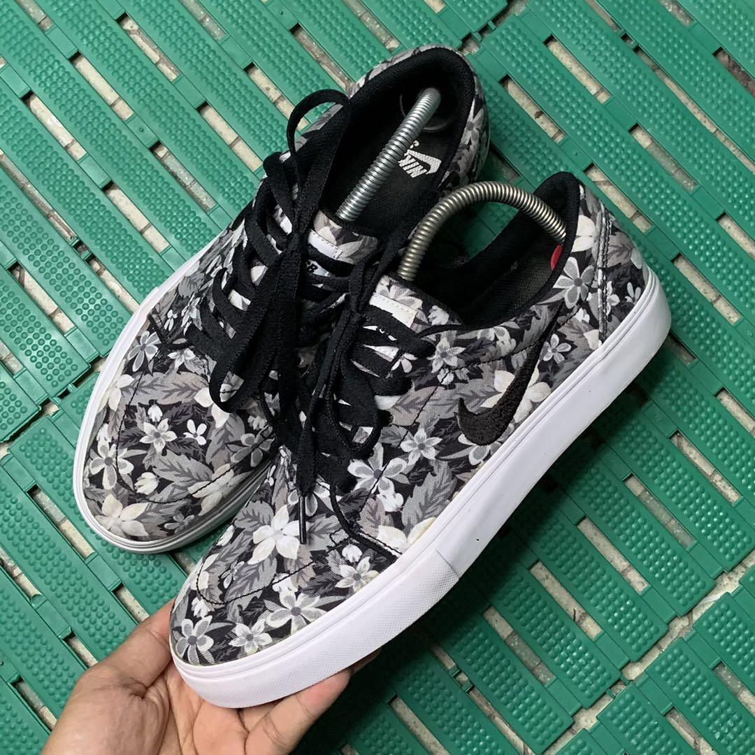 Nike satire shop canvas