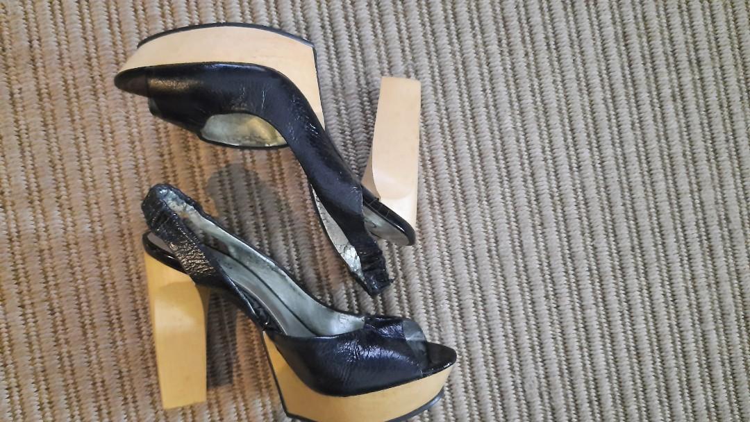 Size 5 Platform heels Women s Fashion Footwear Heels on Carousell
