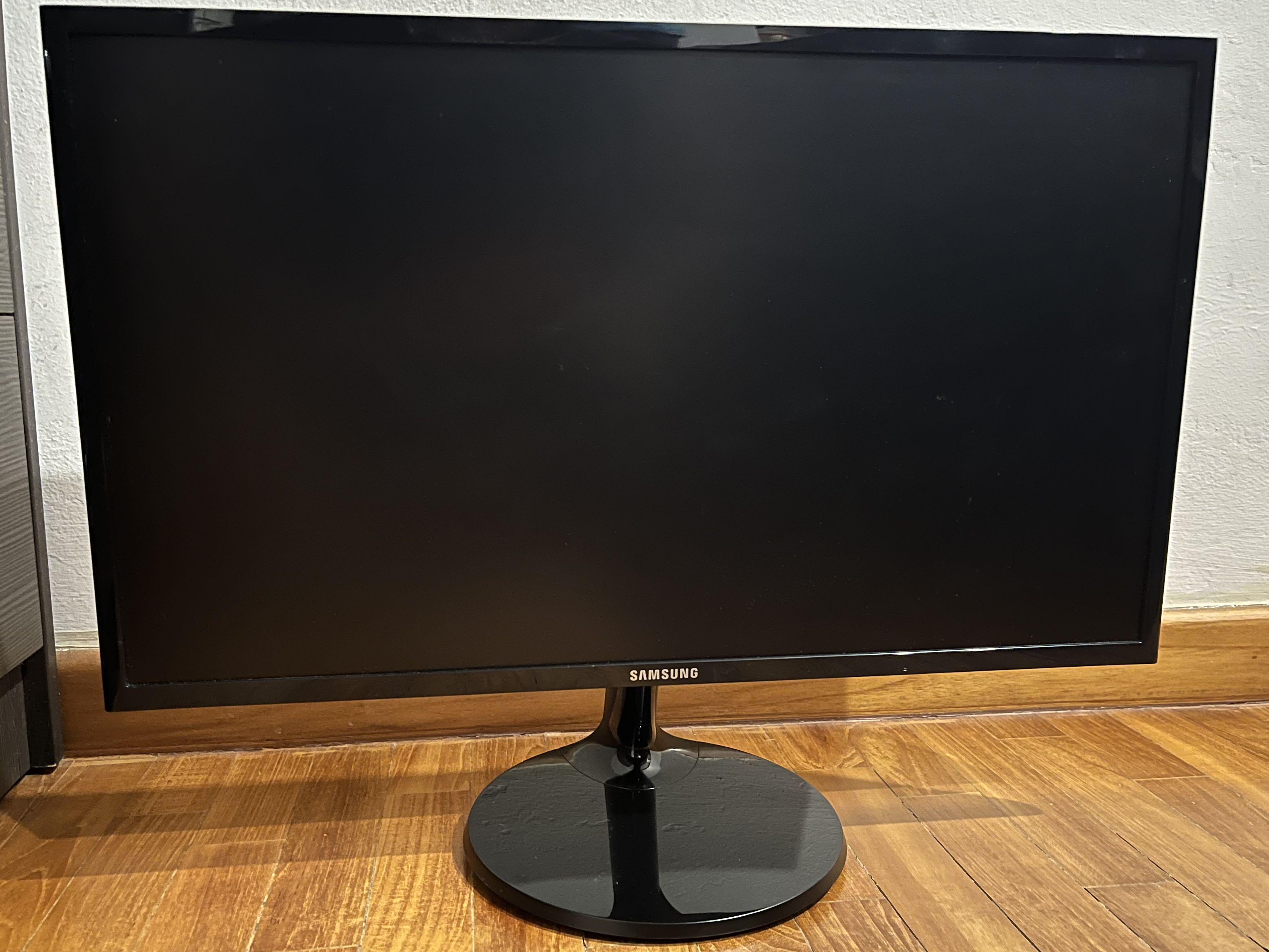 Samsung monitor screen s24f350fhe, Computers & Tech, Parts