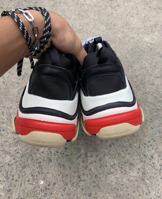 Sepatu balenciaga triple s second thrift, Fesyen Pria, Sepatu