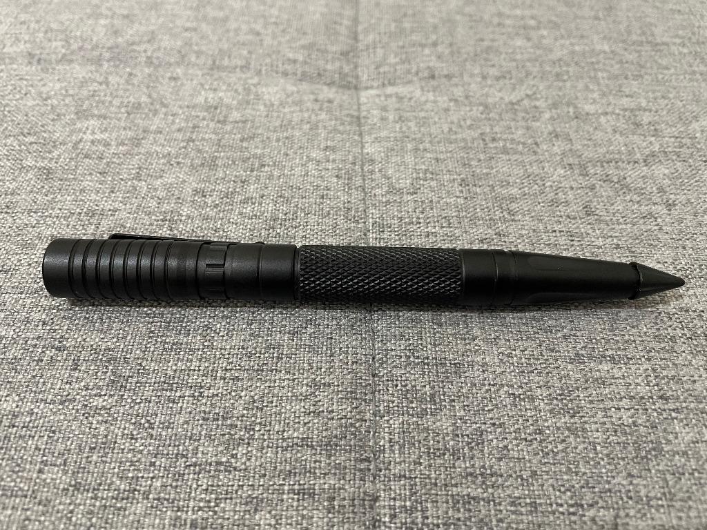 Smith & Wesson Tactical Penlight / Self defense tool / Glass breaker