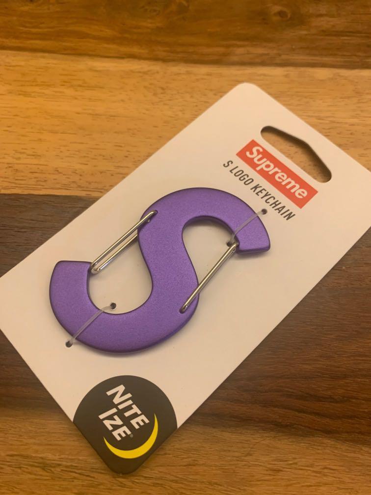 Supreme S logo keychain, 男裝, 手錶及配件, 飾物架、飾物盒
