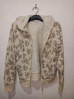 l'esperance Sweater flower bunga bulu hangat preloved