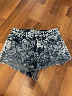 (Category: ) located in . Submitted by yuin2 (Listing ID 1170553471, Image 1). Description: .