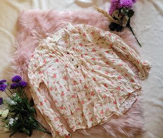 (Category: ) located in . Submitted by issa_wardrobe (Listing ID 1170485311, Image 1). Description: .