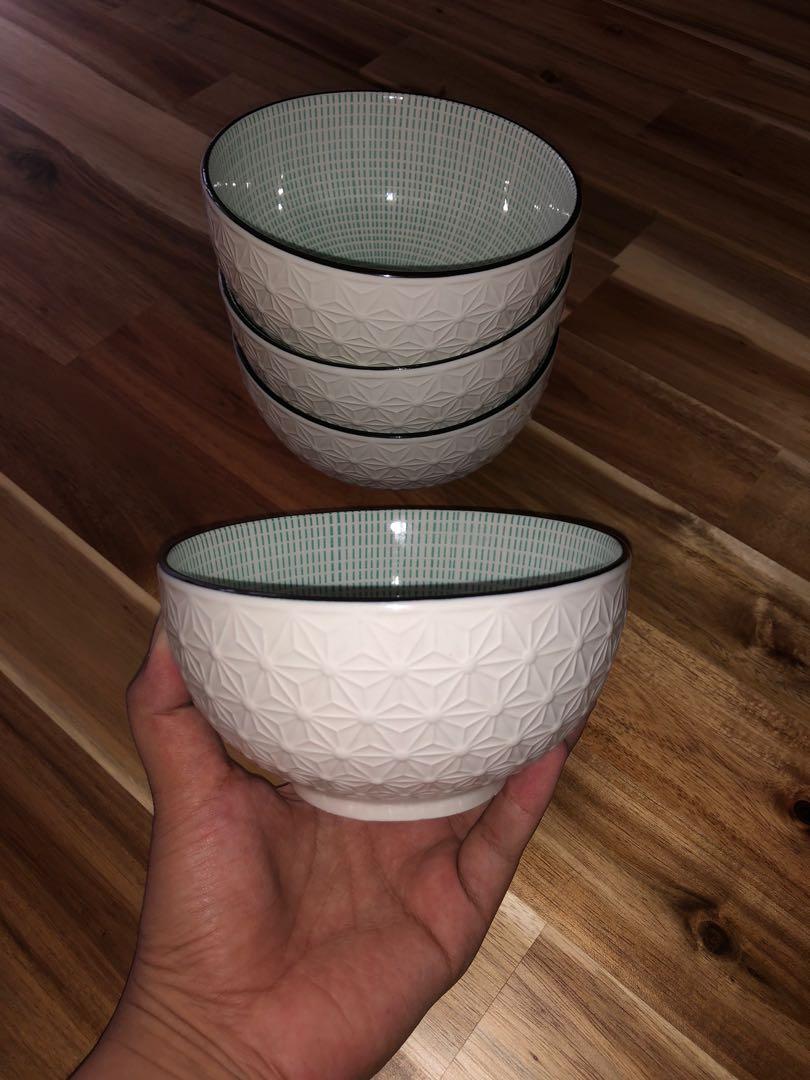 4 Japanese bowls (Set) (Category: Dinnerware & Cutlery) located in Las Pinas. Submitted by acrc_ph (Listing ID 1170736465, Image 3). Description: Sf shouldered by buyer.