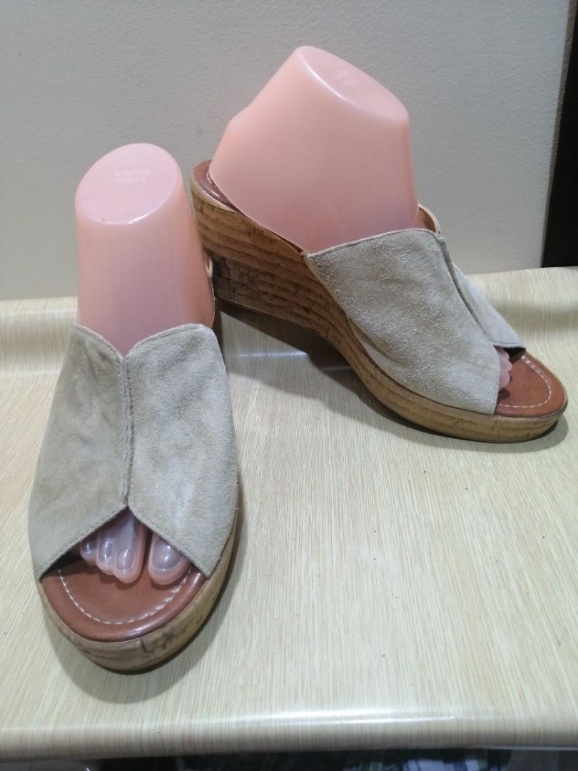 A hotsell giannetti sandals
