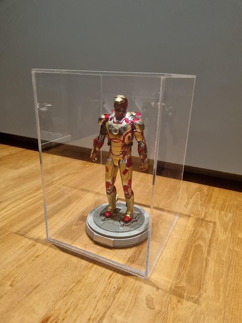 Hot toys outlet display case