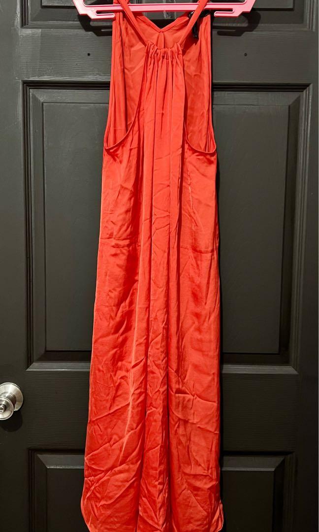 BCBG MAXAZRIA Silk Dress (Category: Dresses) located in Pasay City. Submitted by declutteringbyKCB (Listing ID 1170697636, Image 3). Description: Sobrang classy nto 🥰 Search nyo na lang brand guys, pang maharlika e. Hahaha.