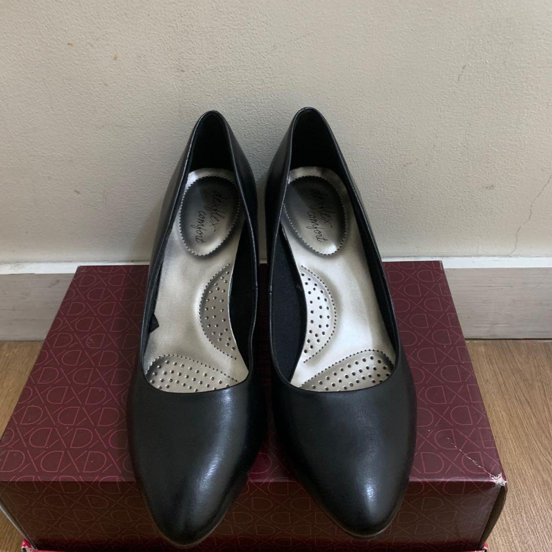 Size 9 Black Heels Sandals 2 inches (Category: Heels) located in Quezon City. Submitted by tonscollection (Listing ID 1170718440, Image 2). Description: Only used once 2 inches Good as new .