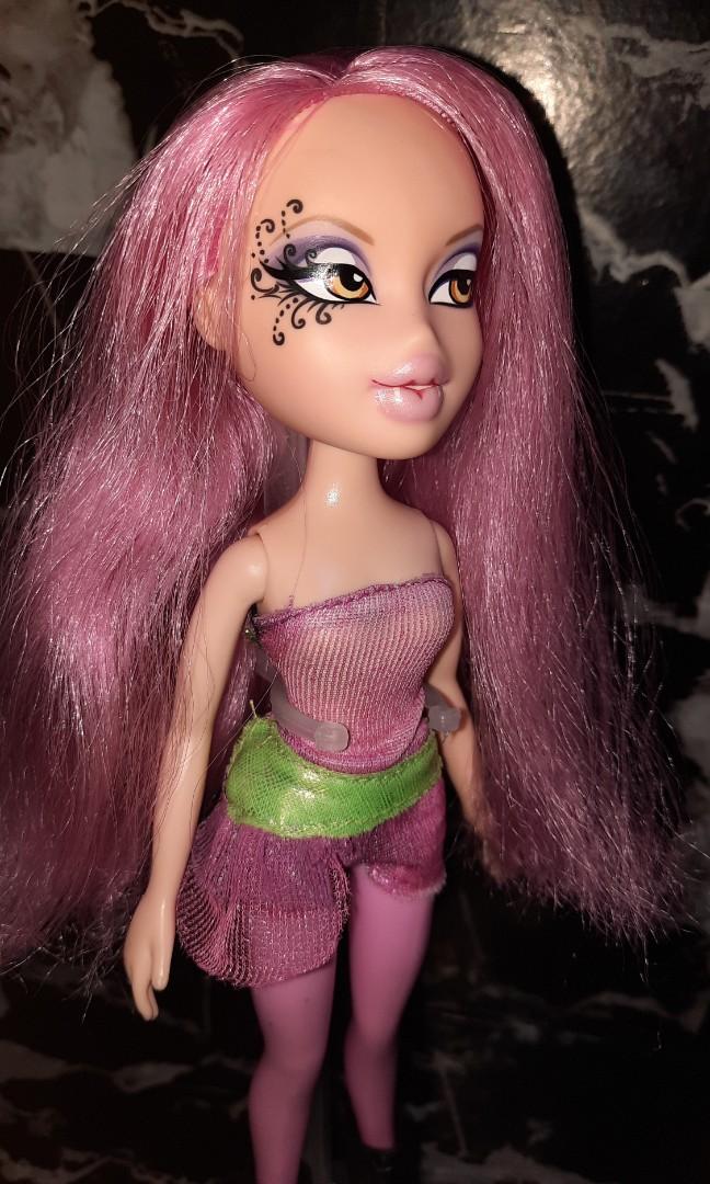 Pink haired sale bratz doll