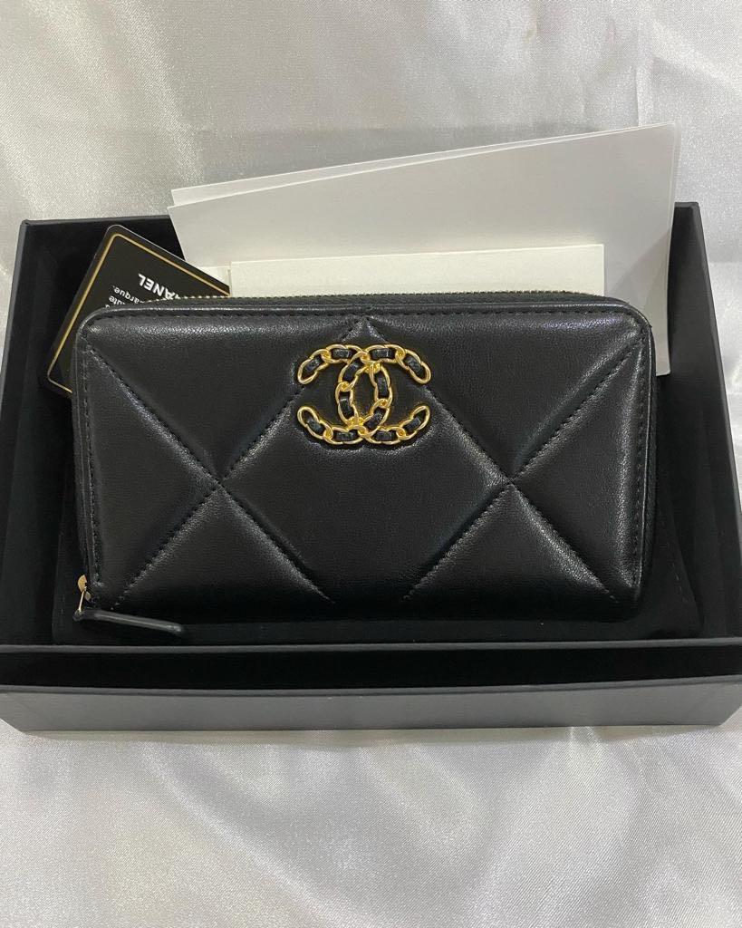 Chanel 19 medium wallet, Luxury, Bags & Wallets on Carousell