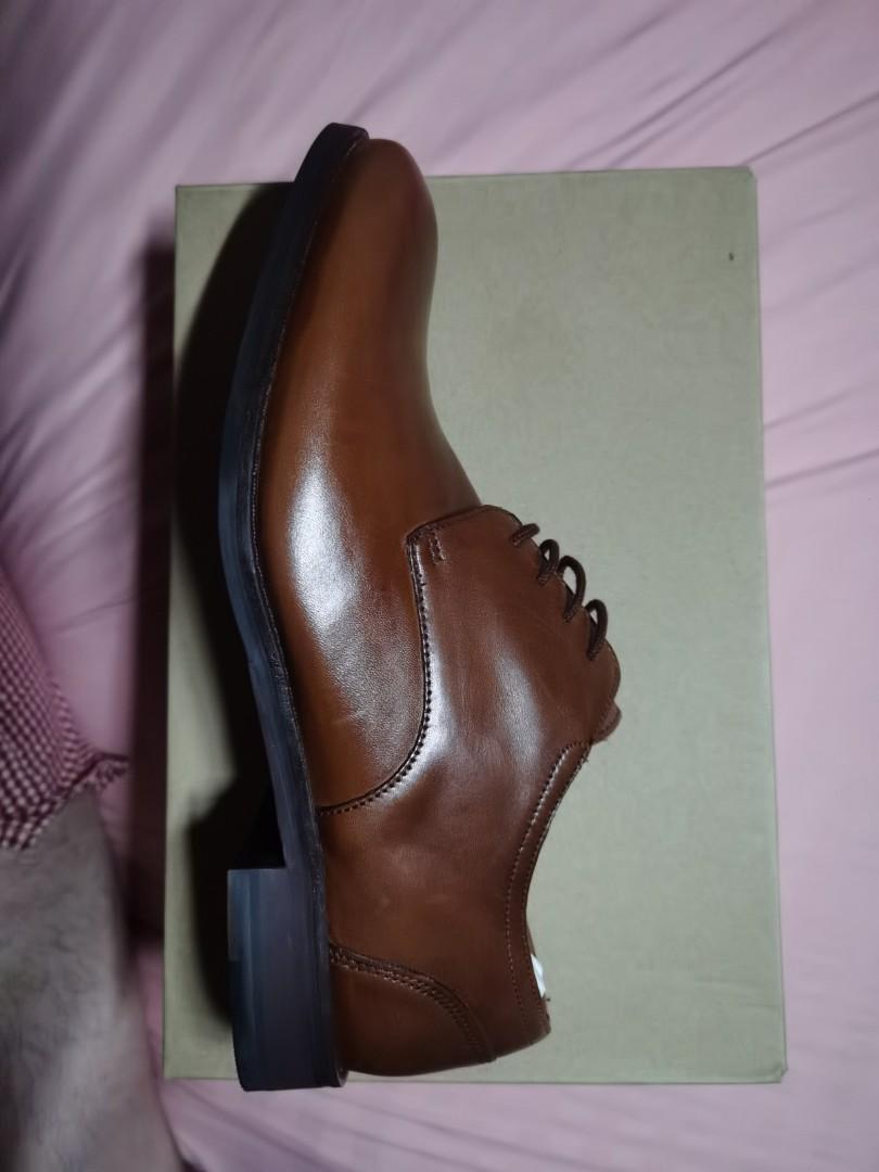 Clarks flow deals plain british tan