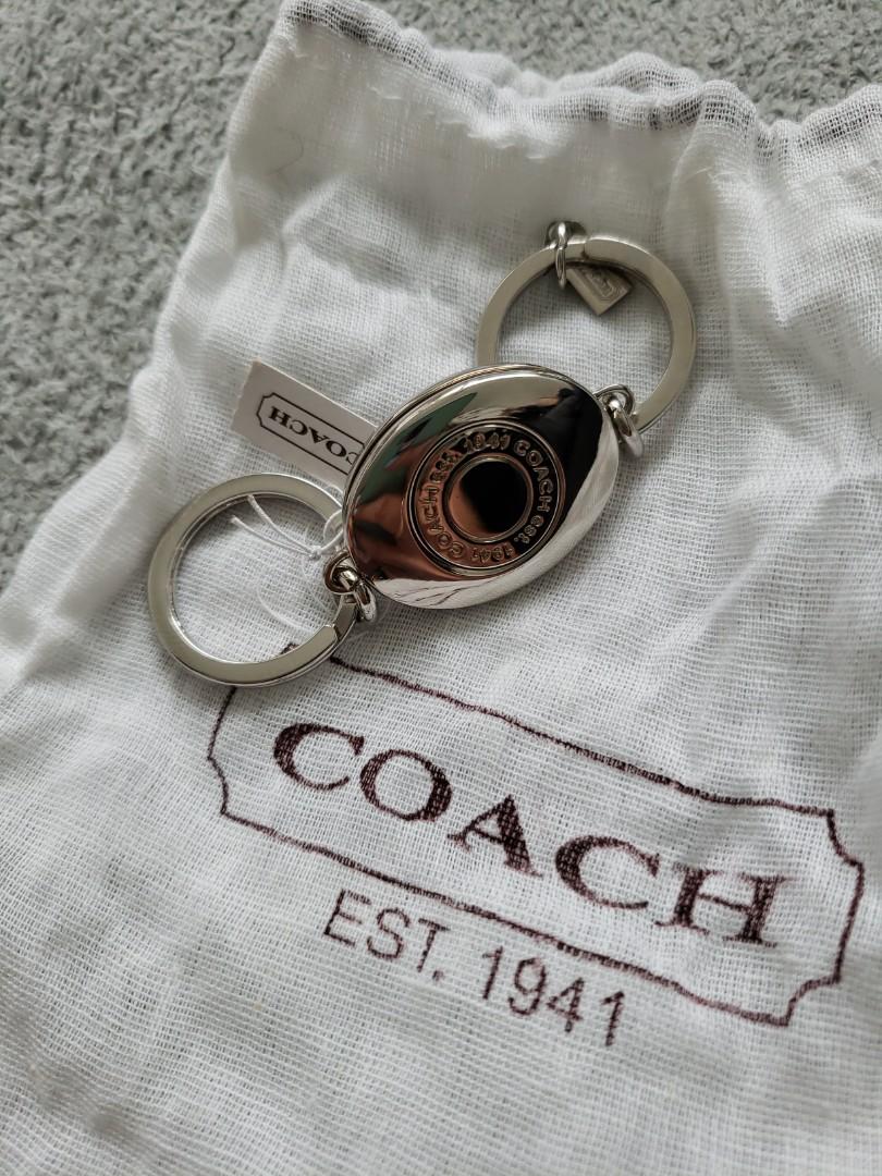 Turnlock keychain store