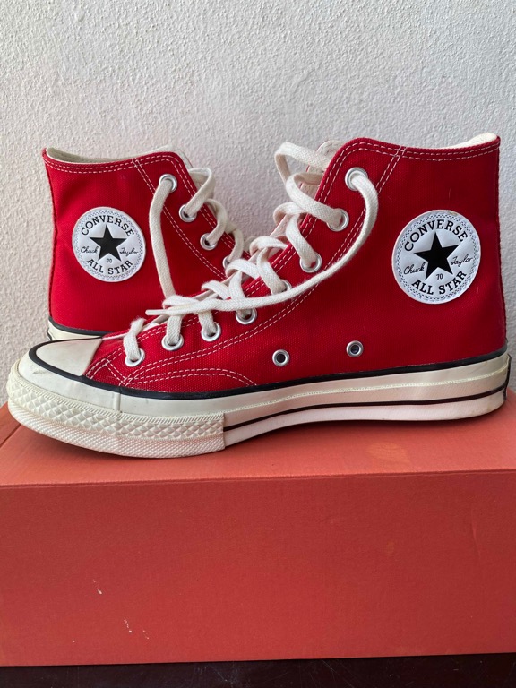 Solid discount red converse