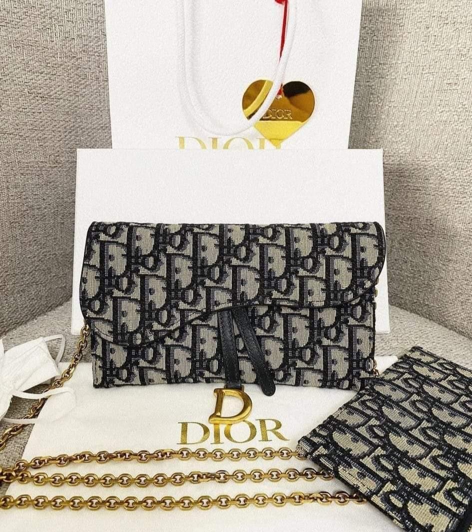 Dior saddle woc (Category: Luxury Bags & Wallets) located in Butuan. Submitted by jen_pre (Listing ID 1170784306, Image 1). Description: .