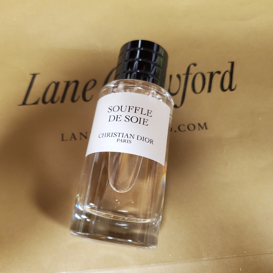クリスチャン・ディオール Souffle de Soie 香水 Souffle de Soie Fragrance: The Fragrance Akin to a Silky