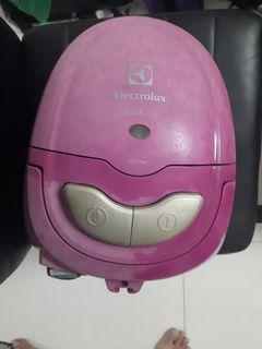 Electrolux vacuum cleaner dyson home appliance cleaning cleaner housekeeping DIY repair home improvement rework maid living room