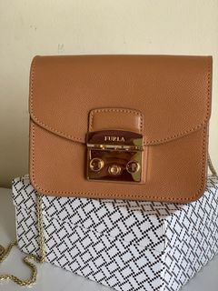 (Category: ) located in . Submitted by mammy_preloved (Listing ID 1170679524, Image 1). Description: .