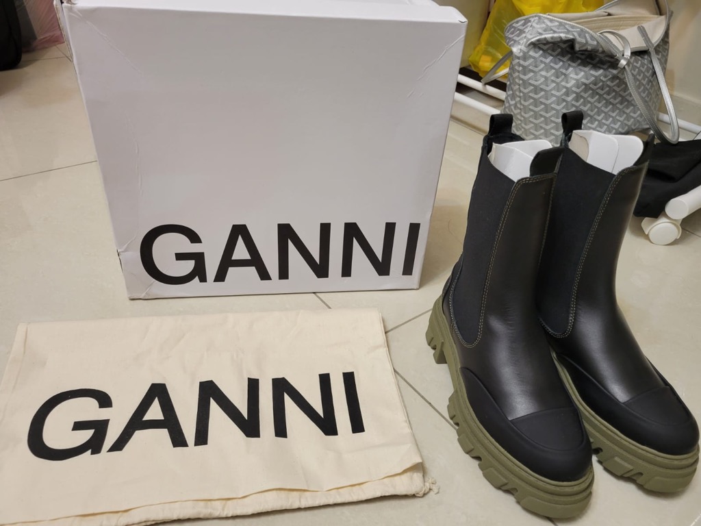 Ganni 切爾西中筒皮靴全新尺碼37, 她的時尚, 鞋, 靴在旋轉拍賣