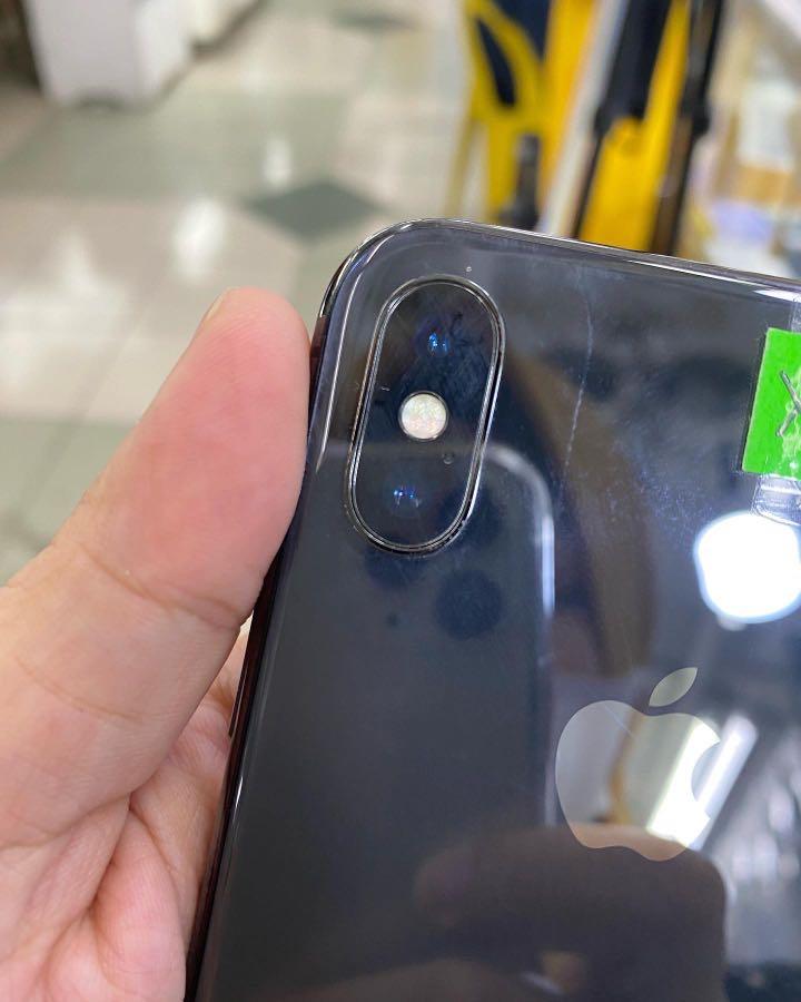 IPHONE X 256GB FACTORY UNLOCKED (Category: iPhone X Series) located in Pasig City. Submitted by fairgadgetshop (Listing ID 1170859092, Image 2). Description: SALE OR SWAP Selling Preloved: IPHONE X 256GB FACTORY UNLOCKED Openline not SEMI FU No icloud issue No hidden issue 8/10 Smoothness Test all you want Face id/True tone working Inclusions: Charger Mode of Payment: Cash, COD (Sf shoulder by the buyer), Bank Transfer, Gcash, Credit card (with a