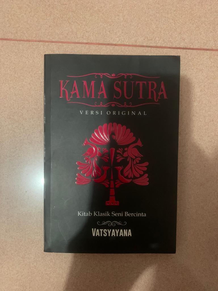 Kama Sutra, Buku &amp; Alat Tulis, Buku di Carousell