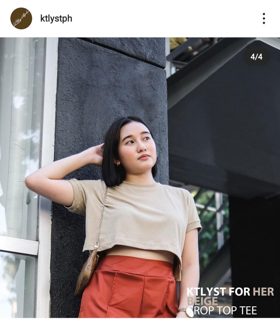 KTLYST Crop Tee in Beige (S) (Category: Shirts) located in Bulacan. Submitted by arbythings (Listing ID 1170757590, Image 2). Description: 🔺️PLEASE READ THE DESCRIPTION🔻 〰️ See description on photos * Size Small *9/10 condition (used only once) *Original price is P350 ✅ Very trendy~ ✅ NO ISSUE. Good cotton quality color varies due to lighting 💋WITH FREEBIES! (while supply last) DM FOR MORE. 💌.