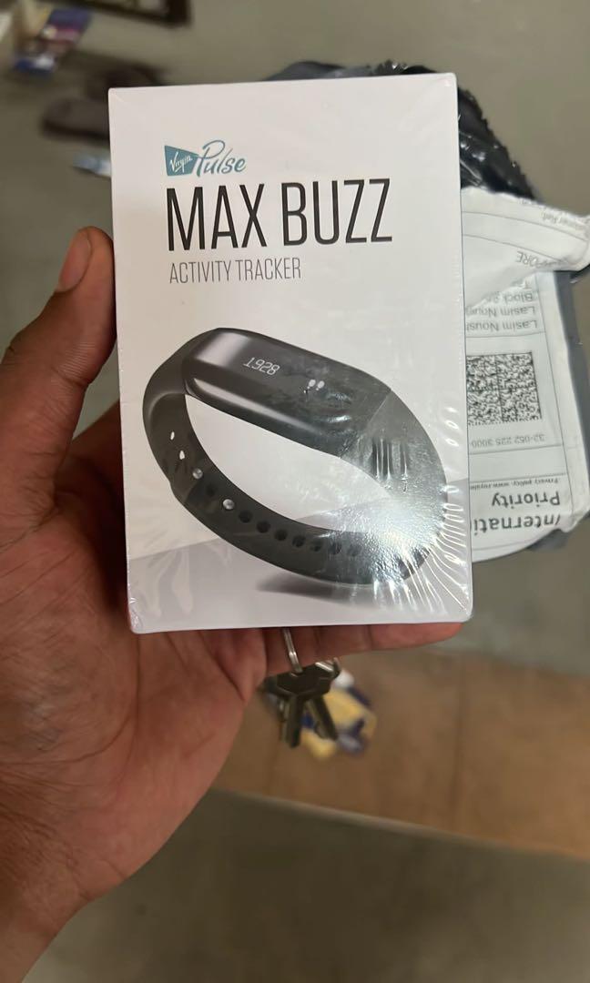 Max BuzzFitness tracker, Mobile Phones & Gadgets, Wearables & Smart