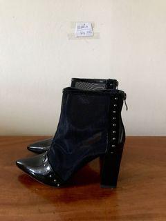 Mesh boots