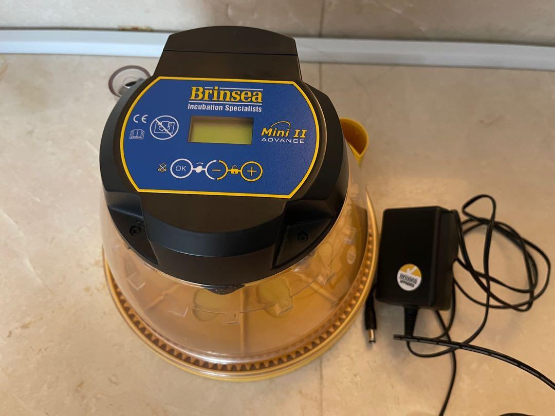 Brinsea Mini II Advance fully digital 7 egg incubator, Pet Supplies