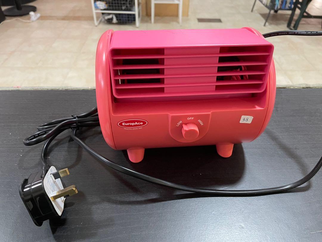 Mini table fan, Furniture & Home Living, Lighting & Fans, Fans on Carousell