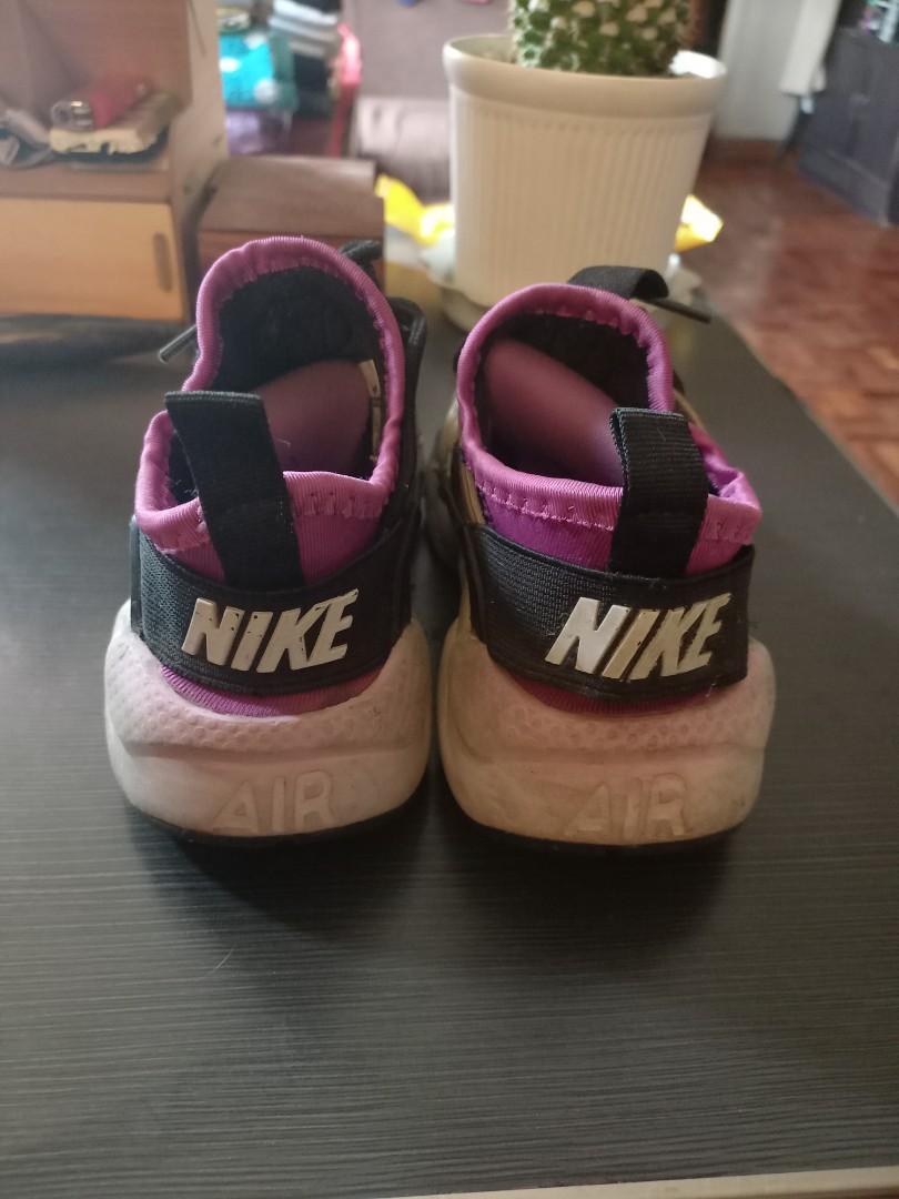 Nike huarache (Category: Babies & Kids Fashion) located in Pasig City. Submitted by cmemo (Listing ID 1170771134, Image 3). Description: outgrown needs cleaning.