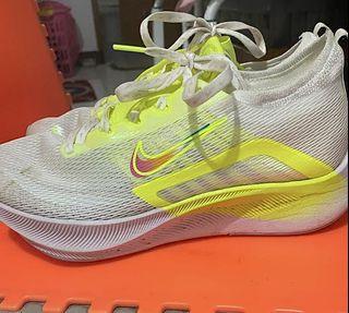 Nike Zoom Fly 4 PRM running shoes - sepatu