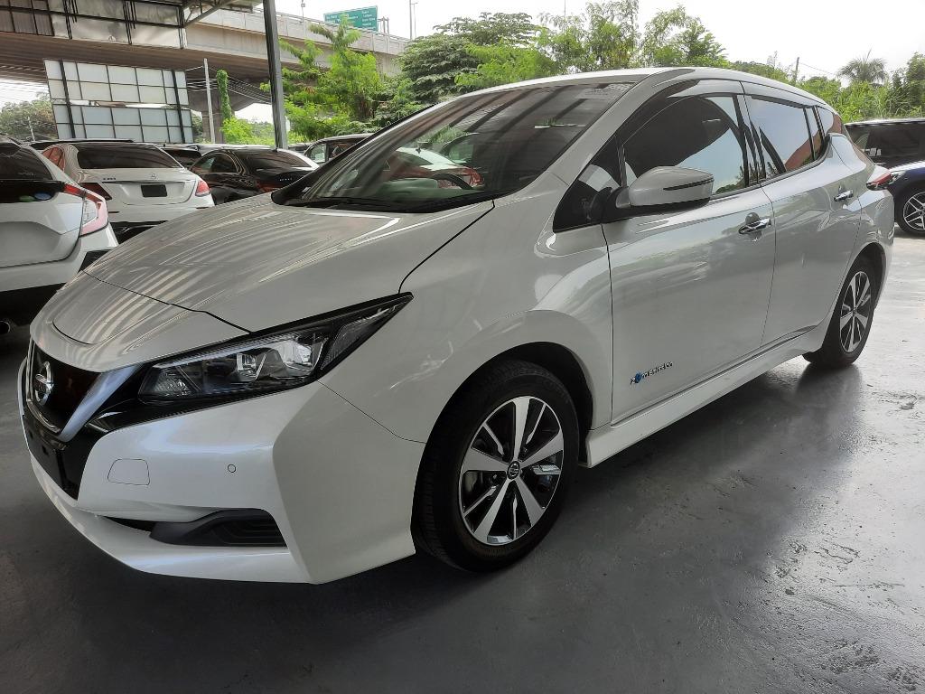 Nissan leaf sales x