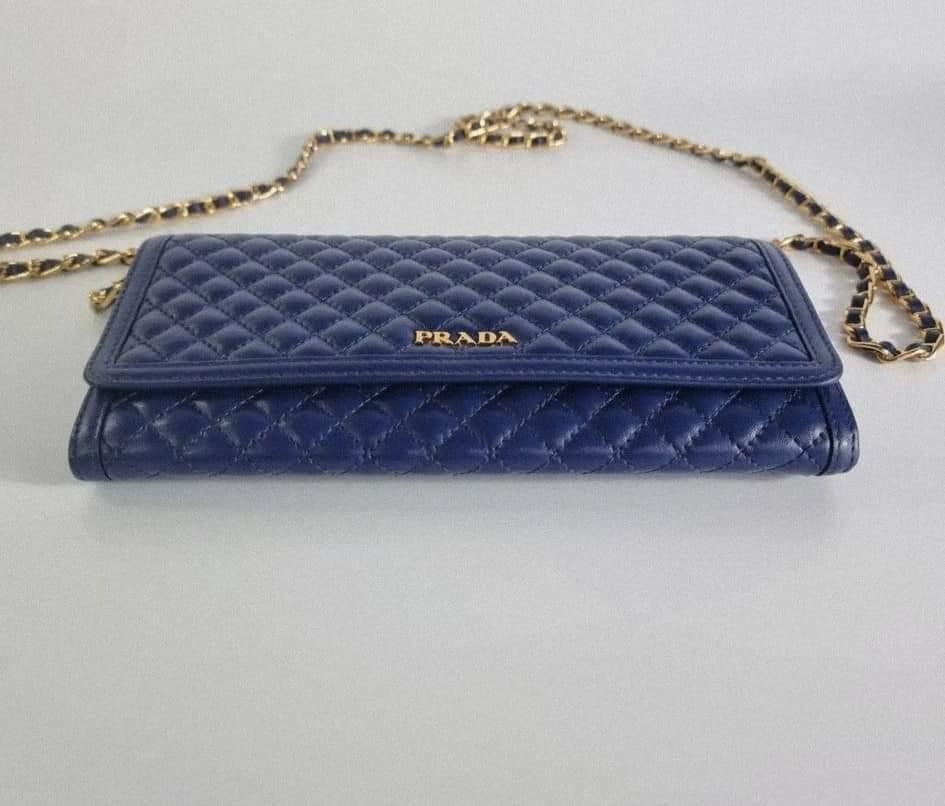 Prada woc (Category: Luxury Bags & Wallets) located in Butuan. Submitted by jen_pre (Listing ID 1170873767, Image 2). Description: .