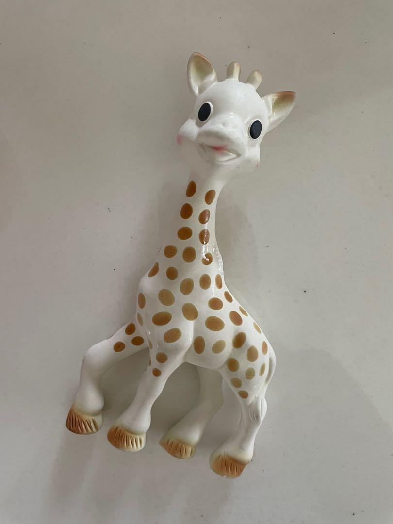 Sophie the Giraffe teether (Category: Soothers & Pacifiers) located in Quezon City. Submitted by shop.beanie (Listing ID 1170703831, Image 1). Description: .