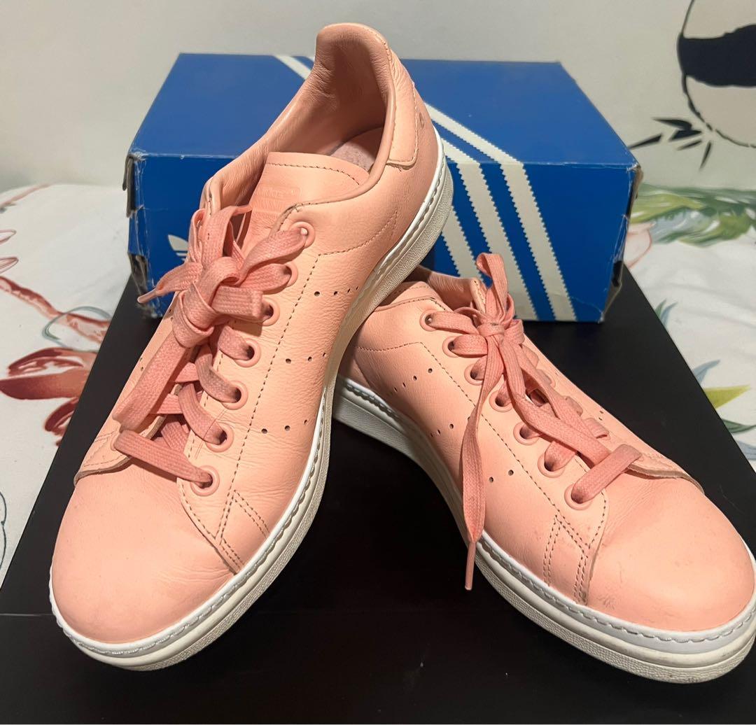 Stan Smith New Bold 7.5 US (Category: Sneakers) located in Quezon City. Submitted by cleanspaceph (Listing ID 1170722890, Image 1). Description: 💯Authentic Bought for Php6,500 Used twice only RFS: Decluttering .