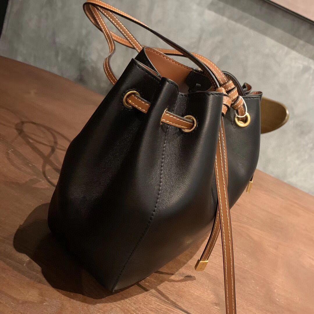 Tory burch 2024 caroline small tote