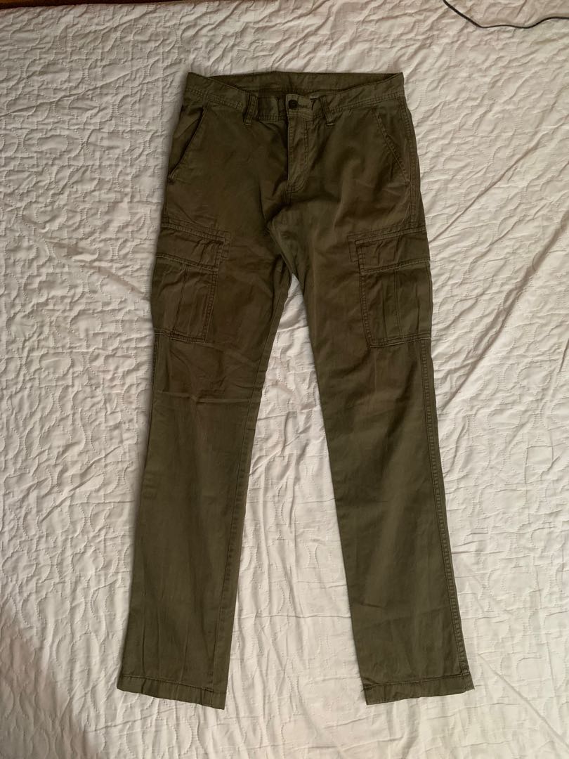 UNIQLO CARGO PANTS, Men's Fashion, Bottoms, Trousers on Carousell